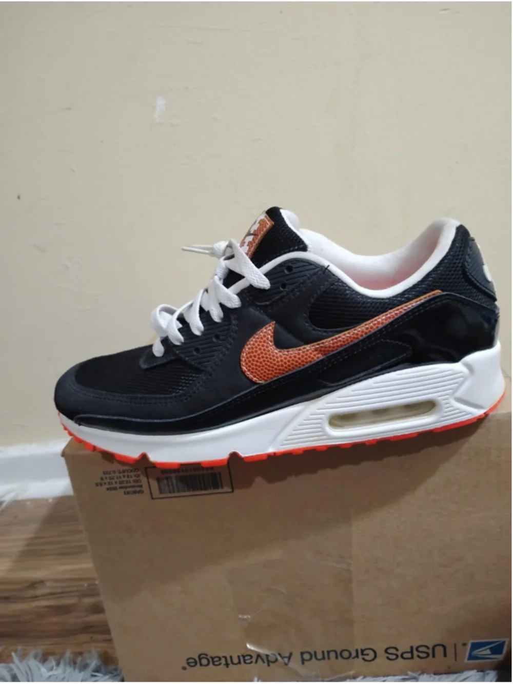 Nike Air Max 90 Football Swoosh Men Size 10.5 Black Orange Sneakers DJ5981-001